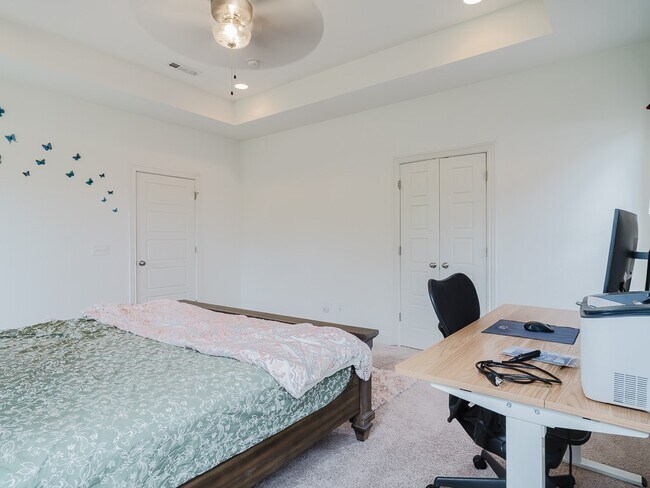 Building Photo - 5201 SW Kemptown Pl