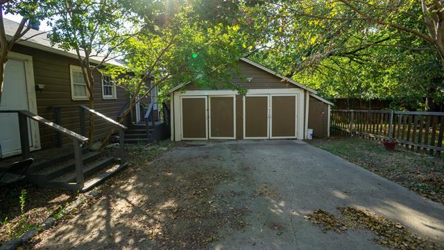 Building Photo - 708 W Largent St