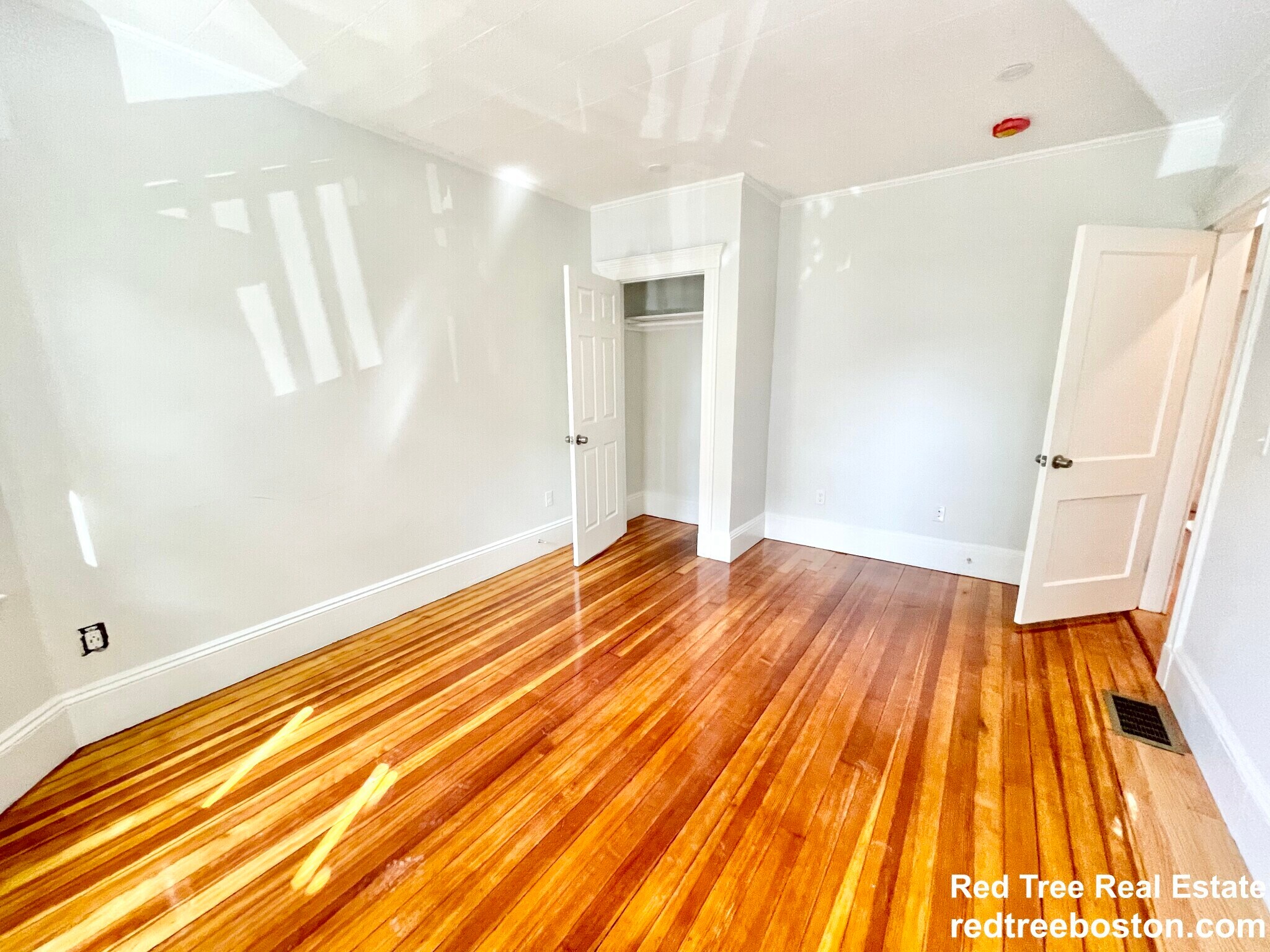 Building Photo - 68 Bakersfield St