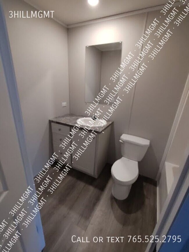 Building Photo - 5600 W Kilgore Ave