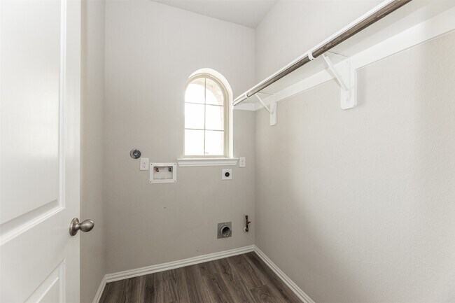 Building Photo - 15211 Stuart Bat Cave Ln
