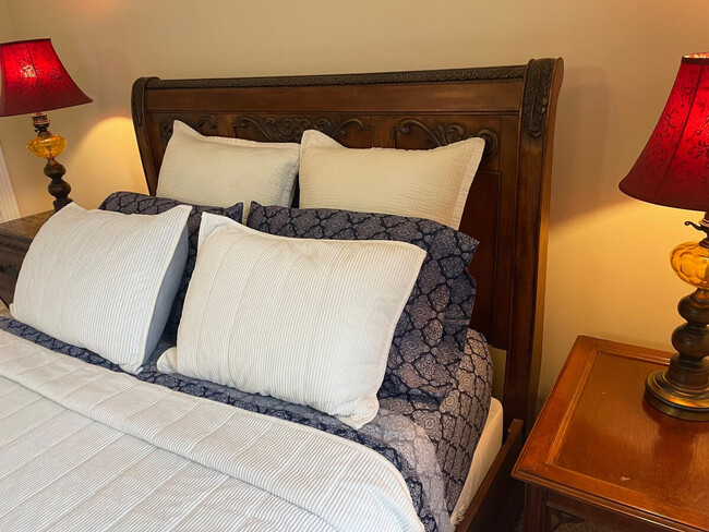 Building Photo - 175 Schools Dr