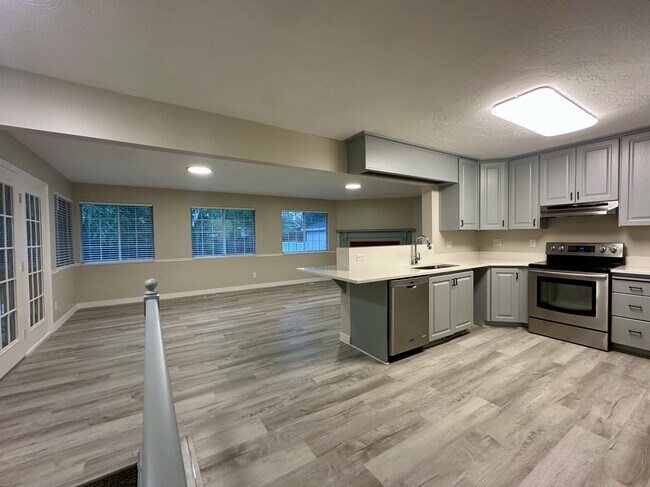 Building Photo - 2129 Creek Way