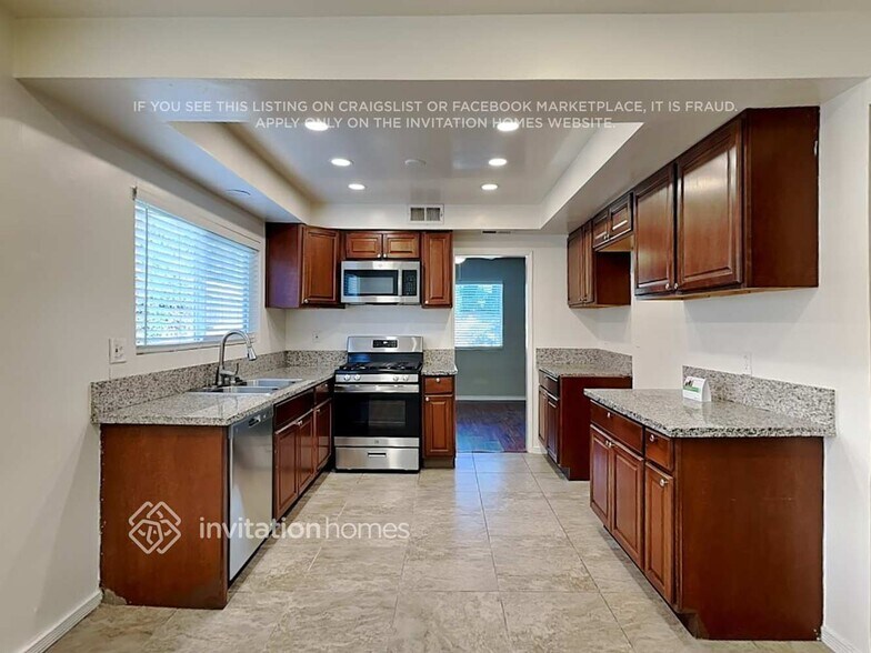 Building Photo - 15857 Liggett St