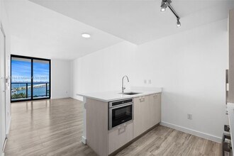 Building Photo - 501 NE 31st St