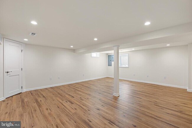 Building Photo - 706 Sonora Ave