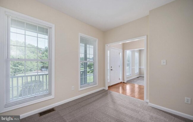 Building Photo - 17 Prescott Ln
