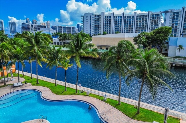 Building Photo - 3330 NE 190th St