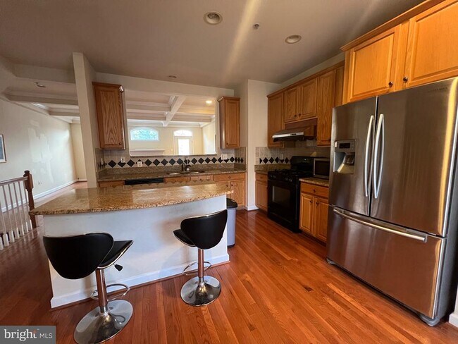 Building Photo - 604 Ridgemont Ave