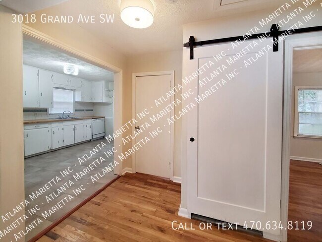 Building Photo - 3018 Grand Ave SW