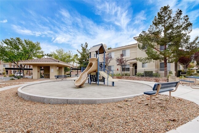 Building Photo - 9050 W Warm Springs Rd