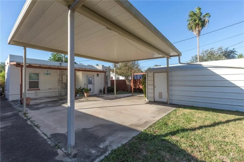 Building Photo - 816 Ivy Ave