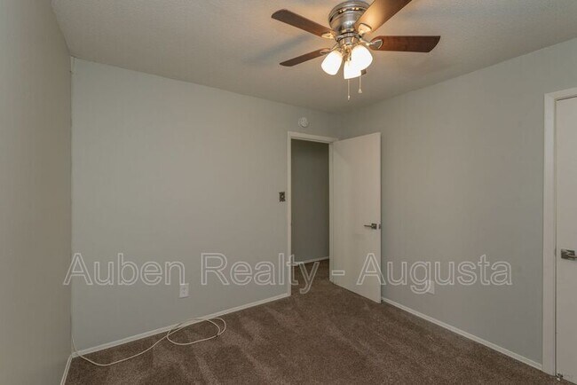 Building Photo - 1514 Bleakley St