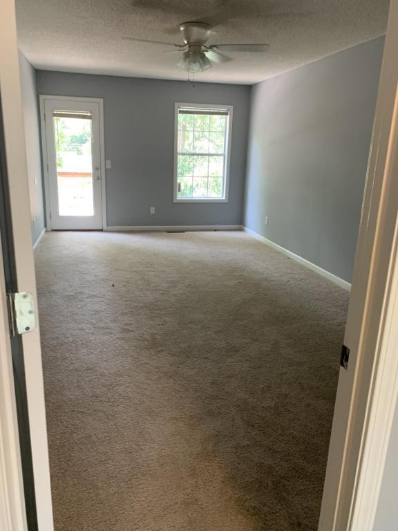 Building Photo - 104 Commons Dr