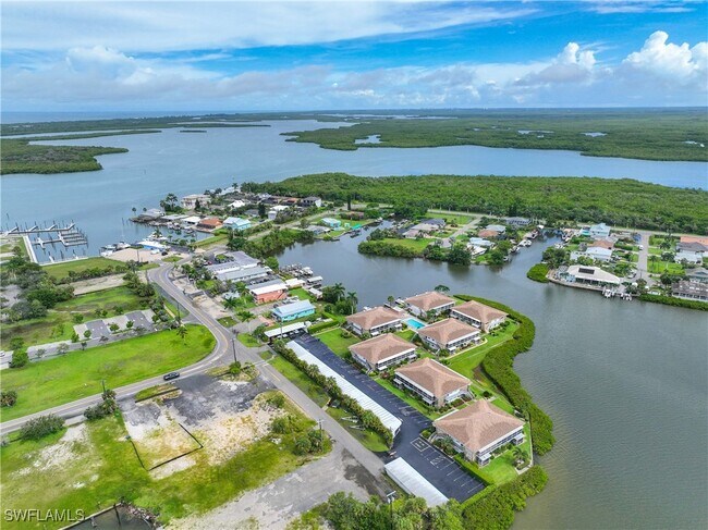 Building Photo - 330 Kon Tiki Dr