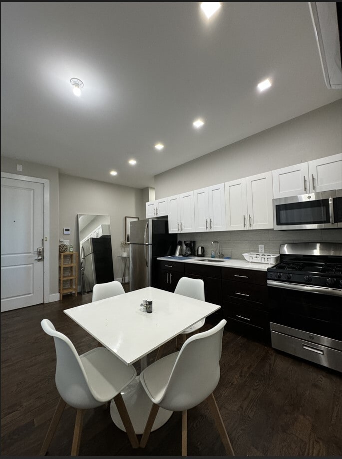 Unit 1F - 4 Whitman Ave