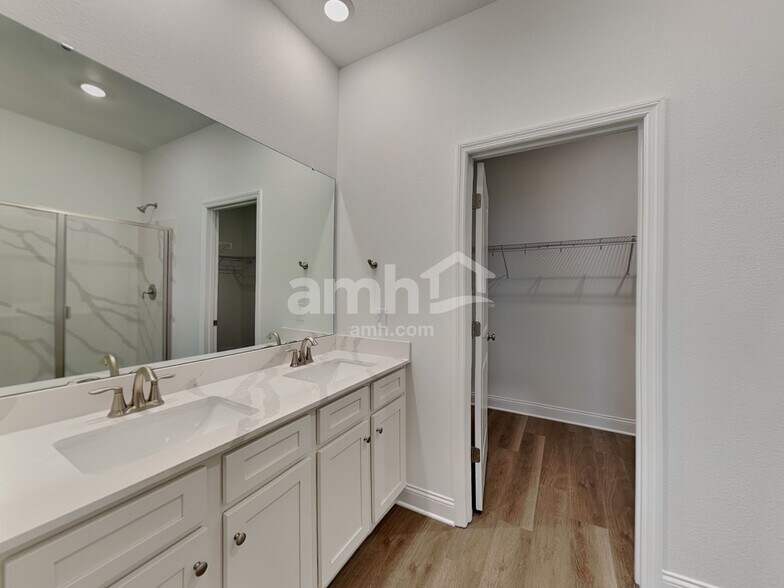 Building Photo - 16393 Aubergine Aly