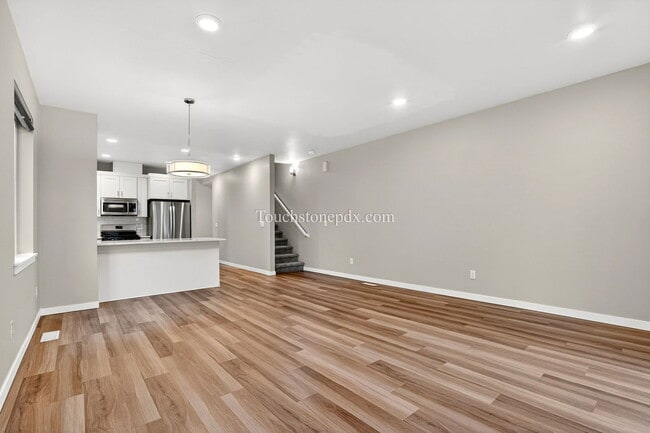 Building Photo - 3859 SE 92nd Ave