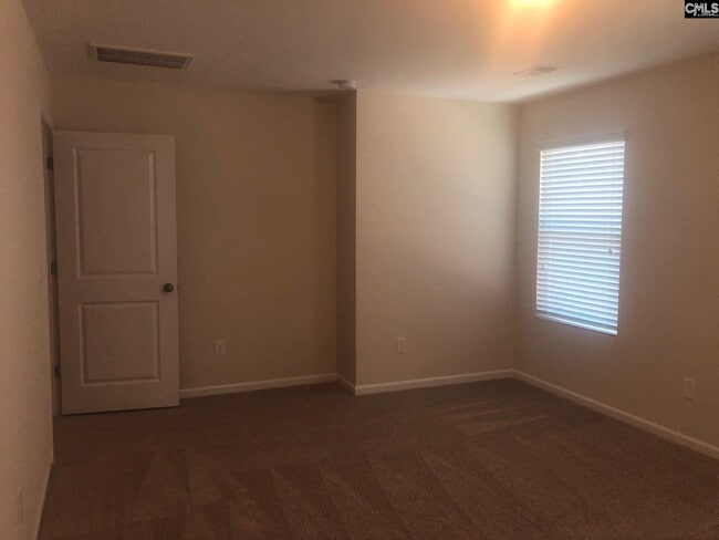 Building Photo - 1057 Roscoe Rd