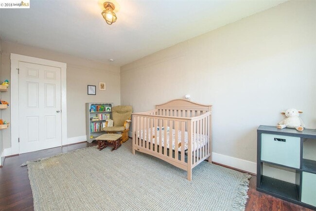 Building Photo - Available now! Emeryville 4 bedroom 3 bath house with Studio loftspace unit