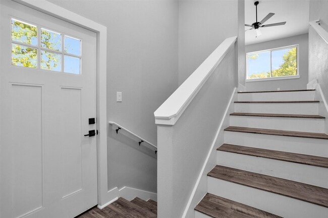 Building Photo - 101 April Point Pl