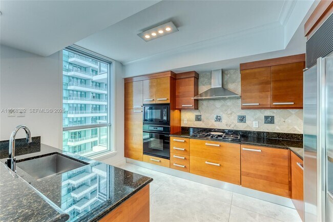 Building Photo - 3535 S Ocean Dr