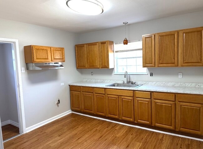 Building Photo - 2838 W French Pl