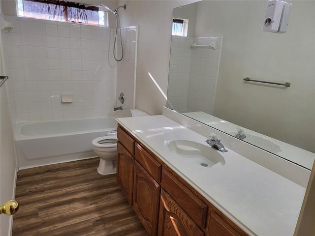 Building Photo - 429 Oakhurst Dr