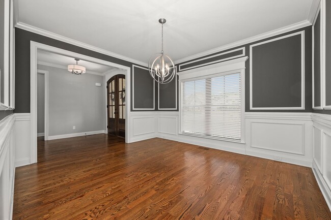 Building Photo - Luxury Home For Rent