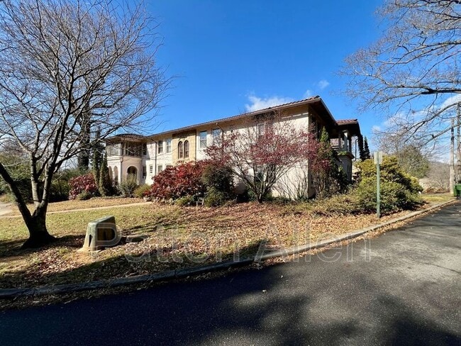 Building Photo - 83 Edgemont Rd