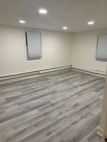 bedrrom - 12 N Main St