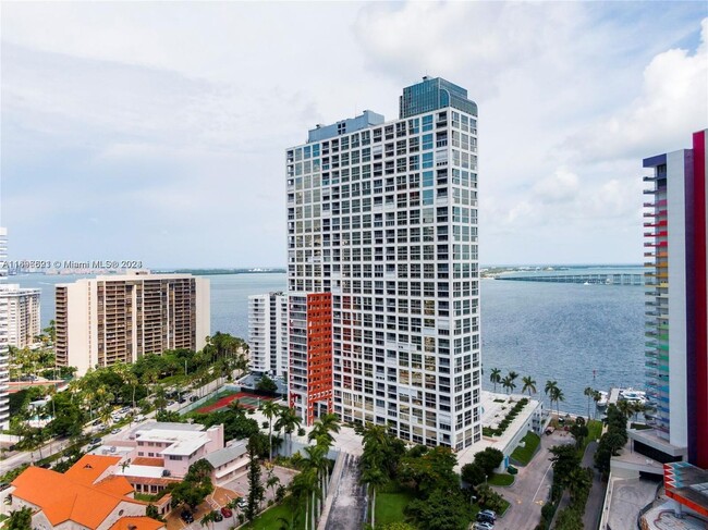 Building Photo - 1541 Brickell Ave