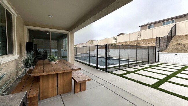 Building Photo - HUGE PRICE REDUCTION!! Gorgeous 6 Bedroom ...