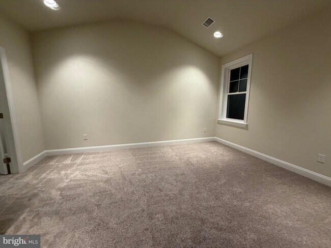 Building Photo - 433 Reagans Ln