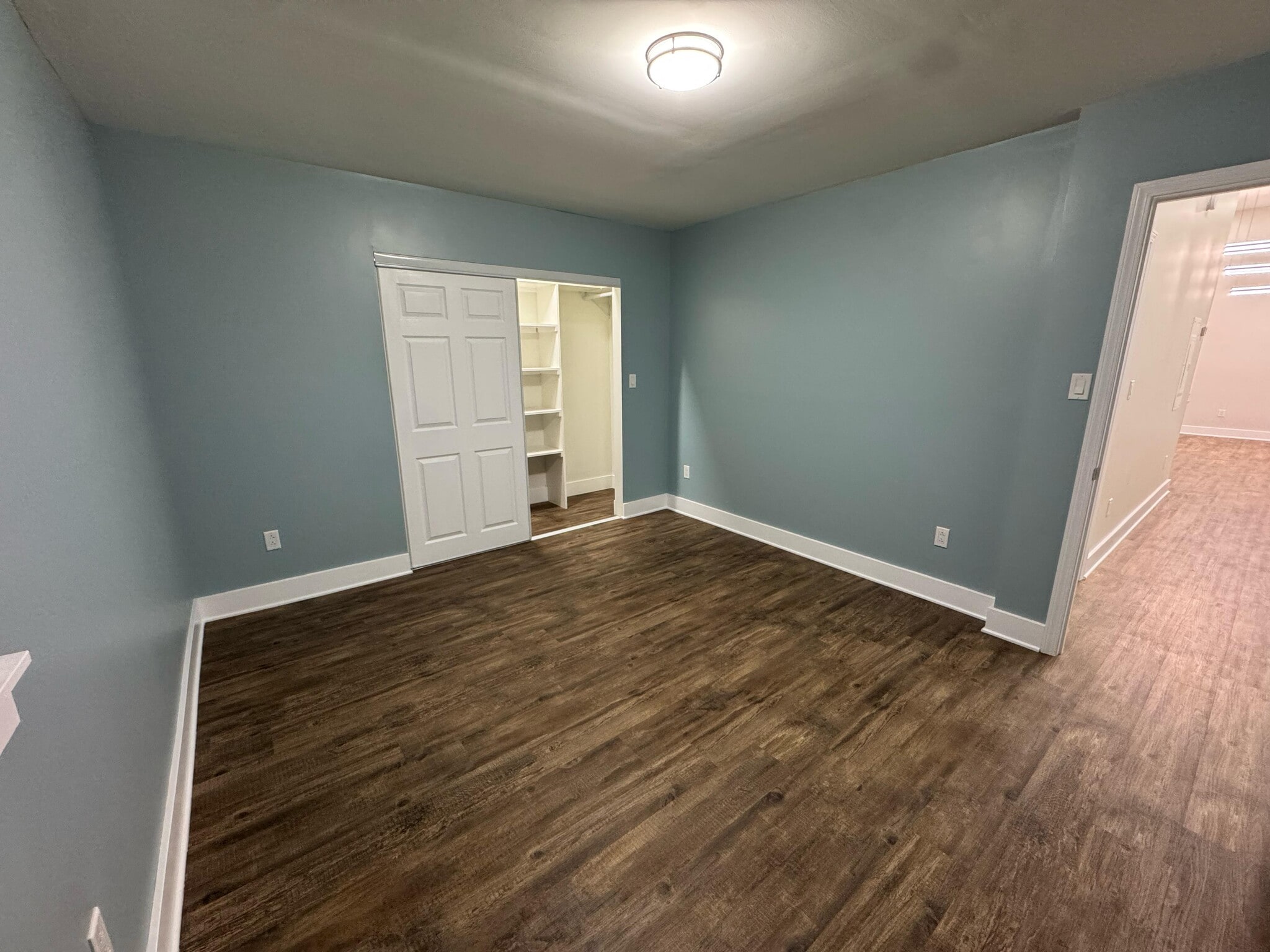 Building Photo - 319 E Main St