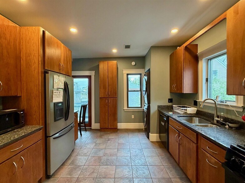 Building Photo - 21 Chetwynd Rd