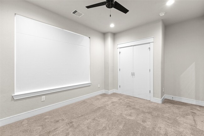 Building Photo - 2511 Des Chaumes St