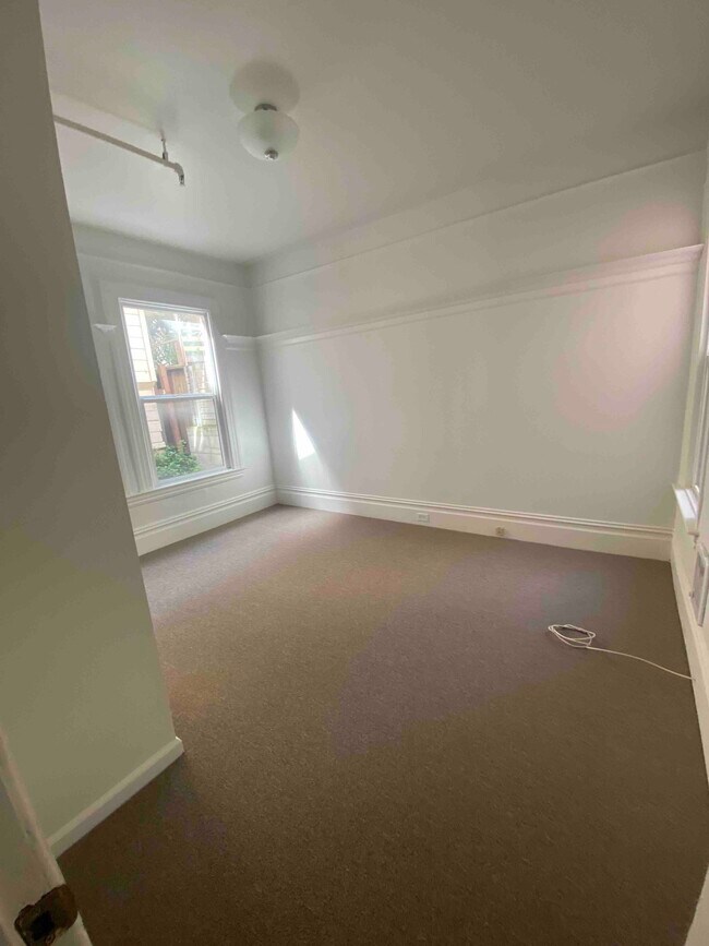 Bed Room - 1565 Pacific Ave
