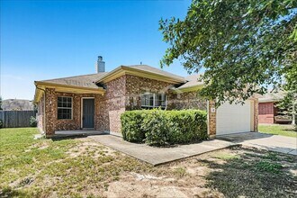 Building Photo - 790 Goldenrod St