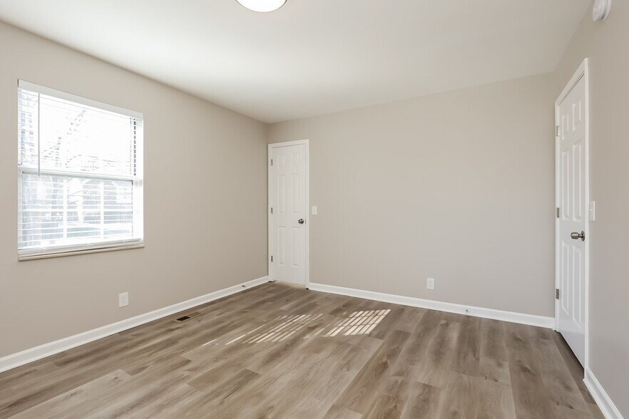 Building Photo - 812 Dresden Ct