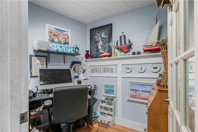 Building Photo - 1204 Capella S