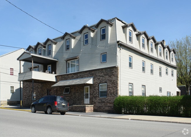 Building Photo - 132 Curtin St