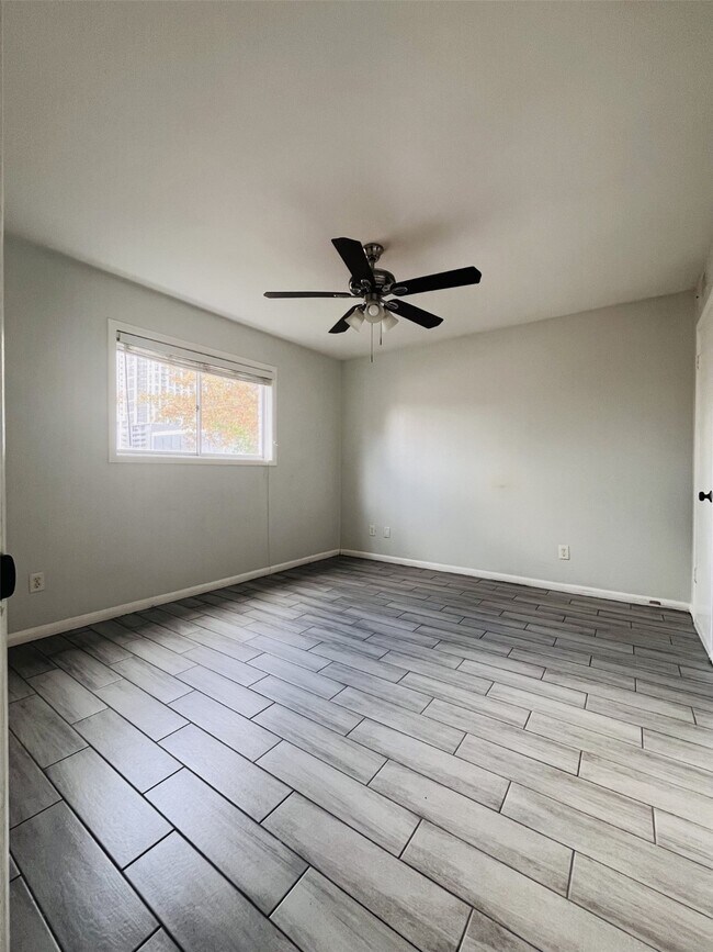 Building Photo - 5123 Del Monte Dr