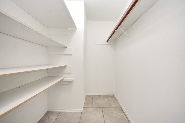 Building Photo - 14718 Windfern Forest Dr