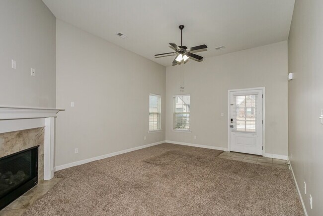 Building Photo - 7911 Hemlock Dr