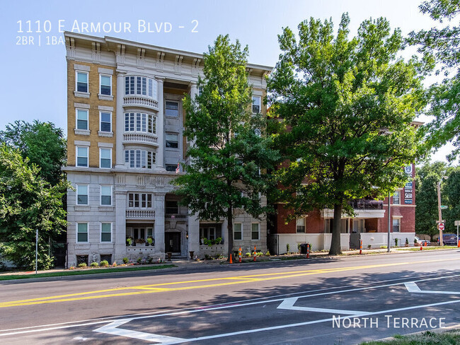 Building Photo - Big, Dreamy, VINTAGE 2BR Apartment - Near ...