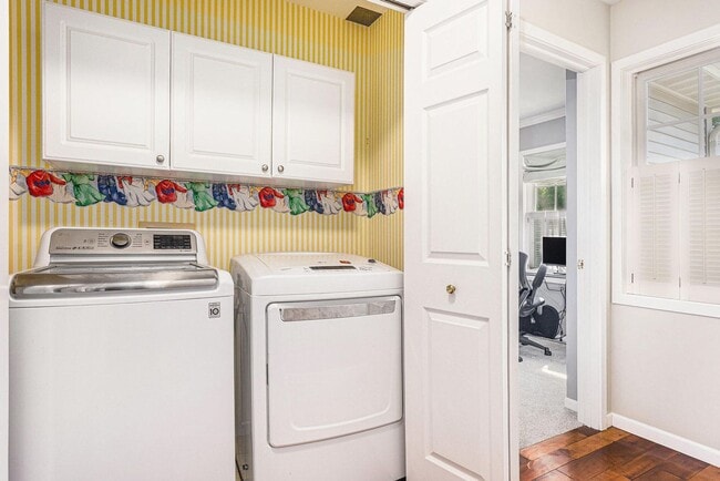 Building Photo - 7471 St George Cir