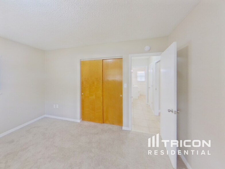 Building Photo - 10811 La Vista Loop