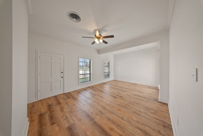 Building Photo - 159 6th St