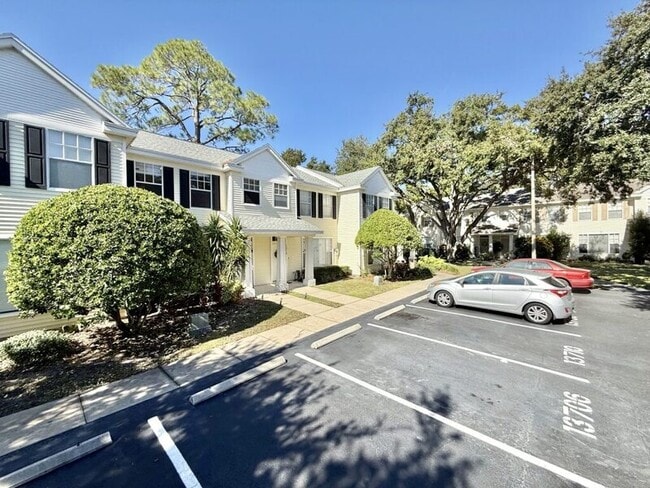 Building Photo - 13706 Forest Lake Dr